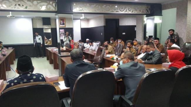 Komisi IV Hearing Bersama PLN Terkait Tower Sutet Muara Fajar
